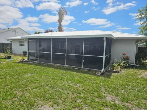 421 SE Skipper Lane Port St Lucie FL 34983