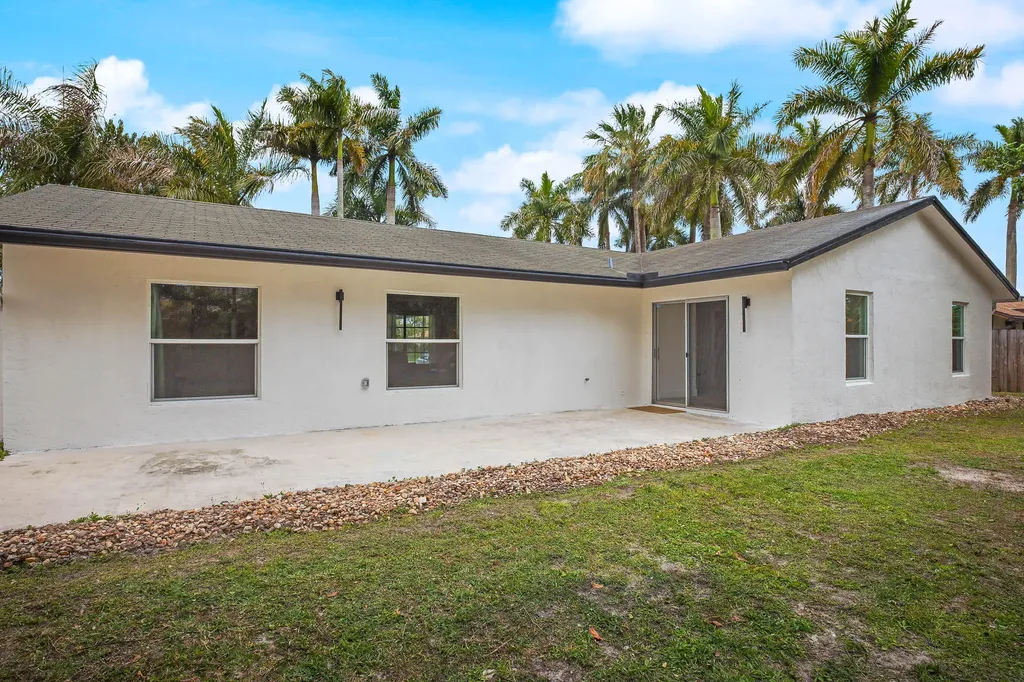 430 La Mancha Avenue Royal Palm Beach FL 33411