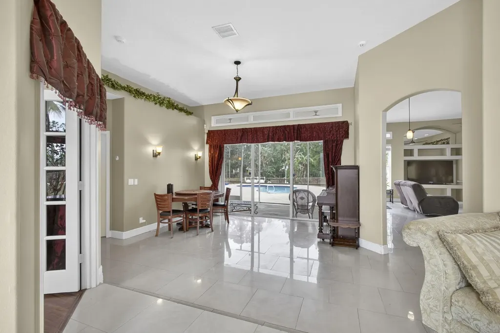 17044 N 72nd Road Road N Loxahatchee FL 33470