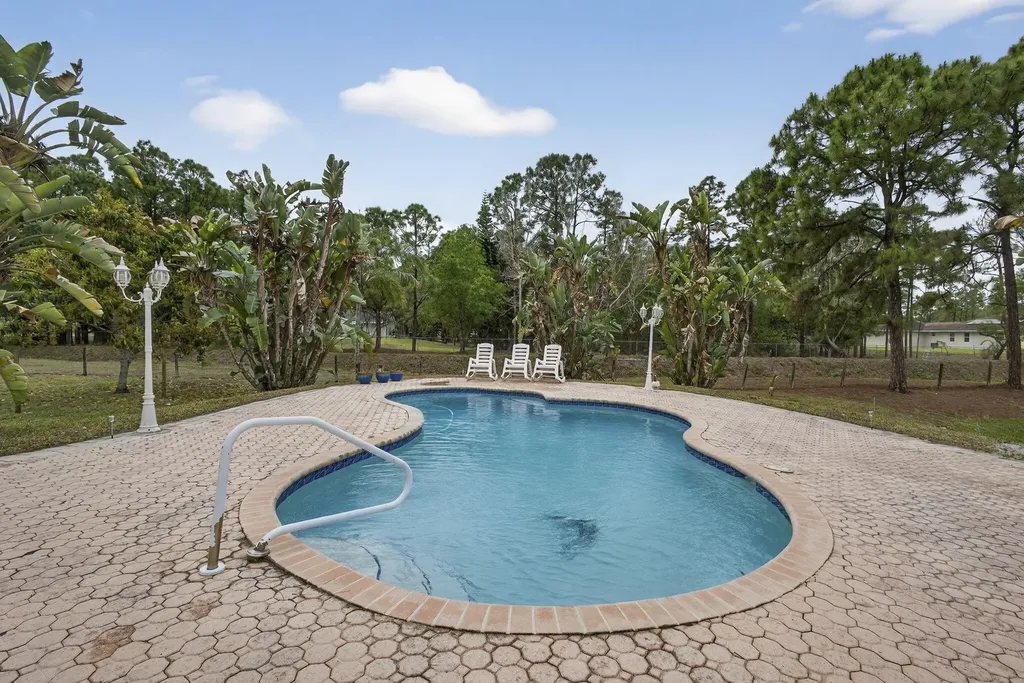 17044 N 72nd Road Road N Loxahatchee FL 33470
