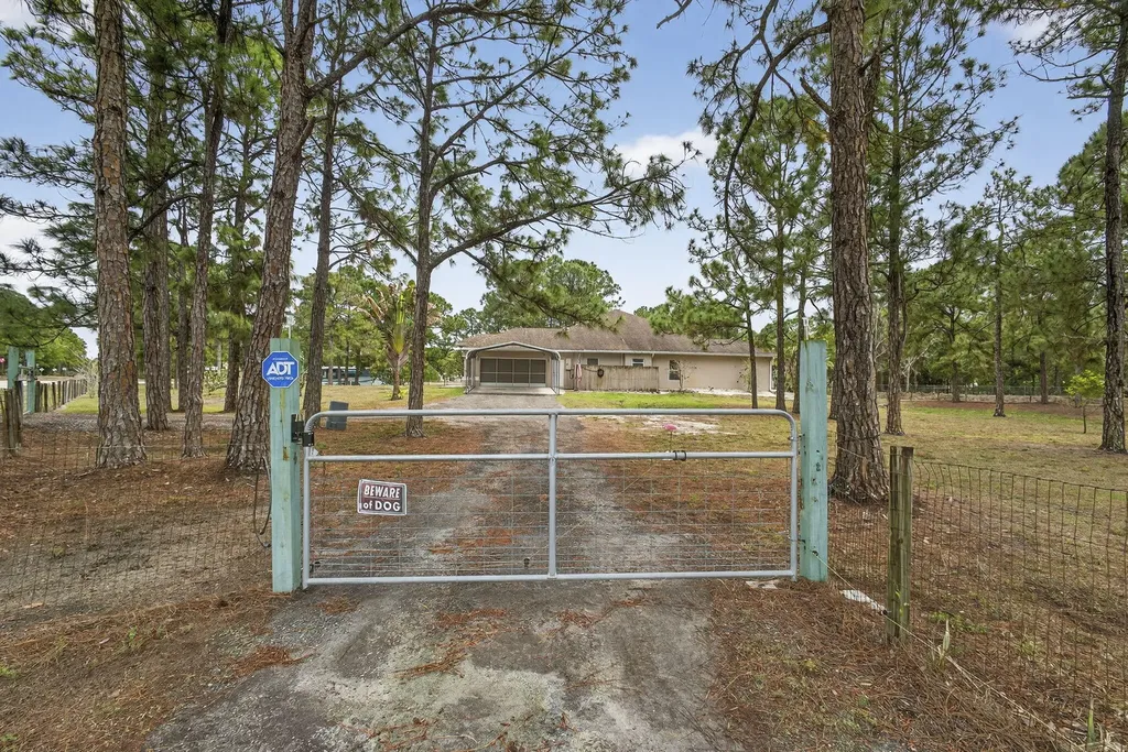 17044 N 72nd Road Road N Loxahatchee FL 33470
