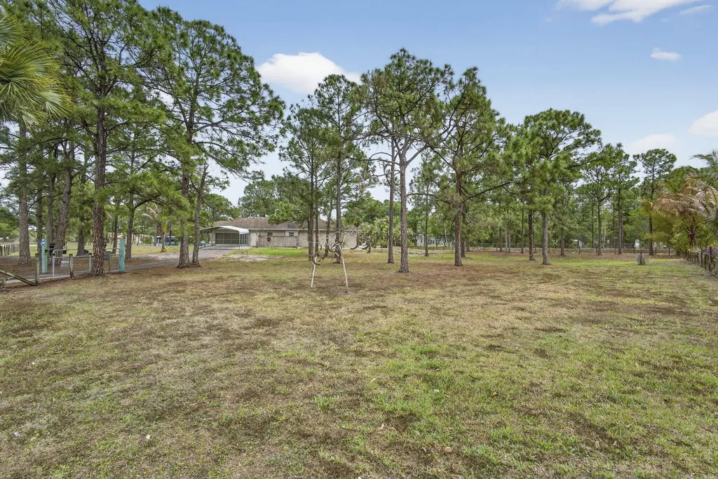 17044 N 72nd Road Road N Loxahatchee FL 33470