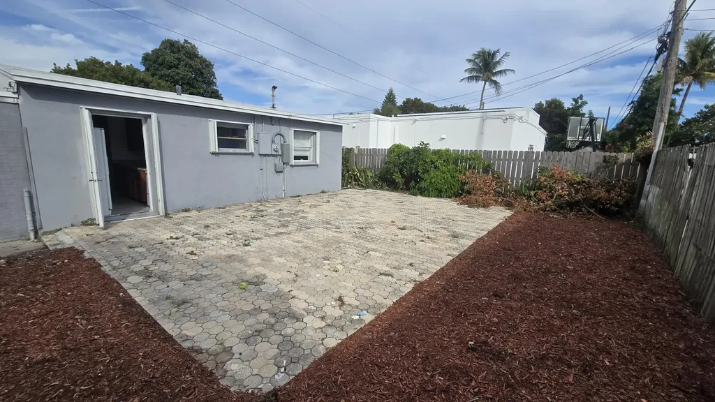 1512 NE 28th Street Pompano Beach FL 33064