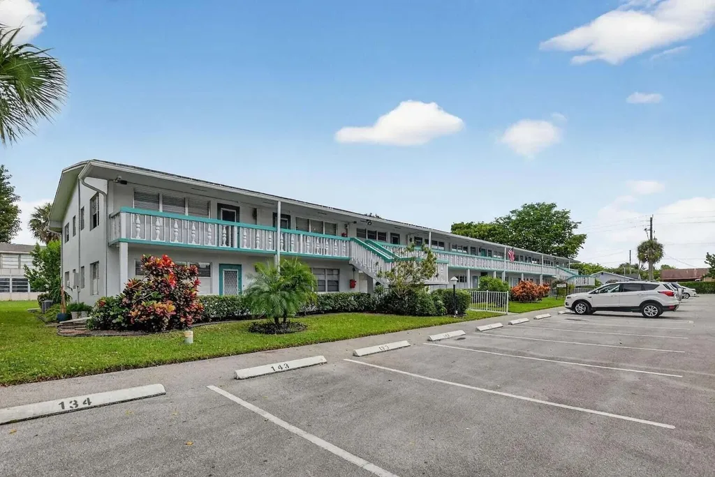 140 Ventnor Deerfield Beach FL 33442