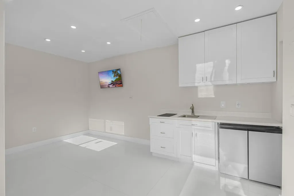 724 NE 2nd Street Pompano Beach FL 33060