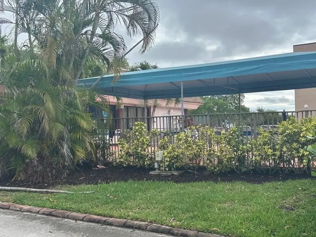 10180 NW 30th Court Sunrise FL 33322