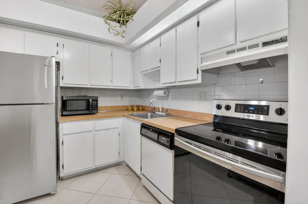 15496 Lakes Of Delray Boulevard Delray Beach FL 33484