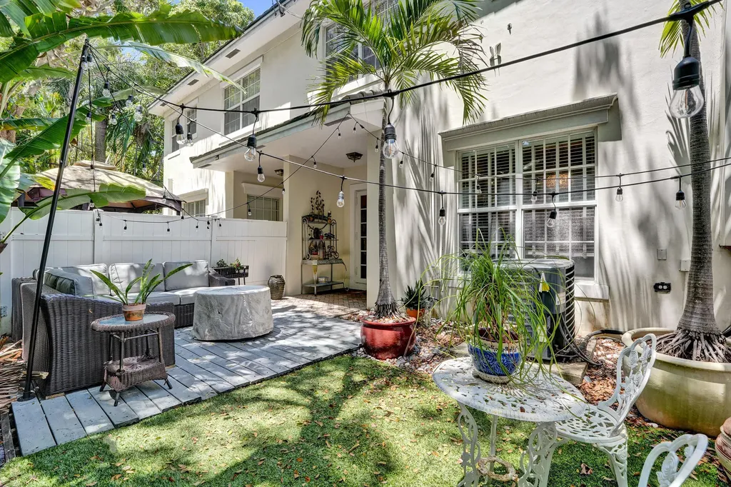 1127 N Victoria Park Road Fort Lauderdale FL 33304