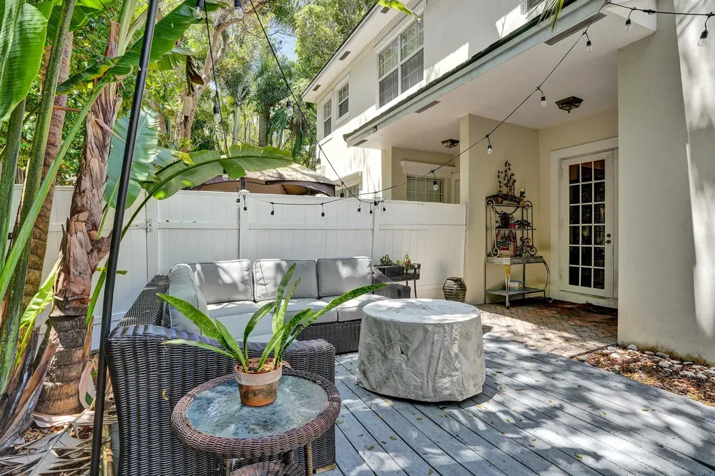 1127 N Victoria Park Road Fort Lauderdale FL 33304