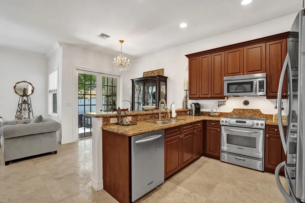 1127 N Victoria Park Road Fort Lauderdale FL 33304