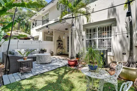 1127 N Victoria Park Road Fort Lauderdale FL 33304