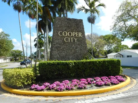 5018 SW 91st Terrace Cooper City FL 33328