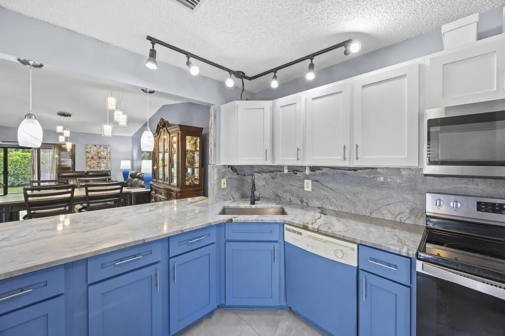 2640 Gately Drive W West Palm Beach FL 33415