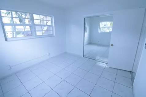 465 Paradise Isle Boulevard Hallandale Beach FL 33009