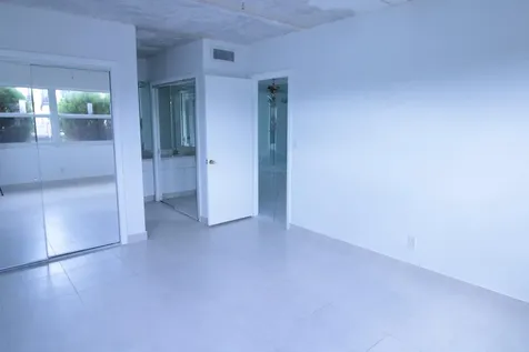 465 Paradise Isle Boulevard Hallandale Beach FL 33009