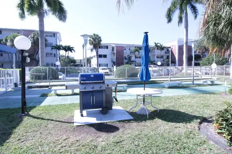 465 Paradise Isle Boulevard Hallandale Beach FL 33009