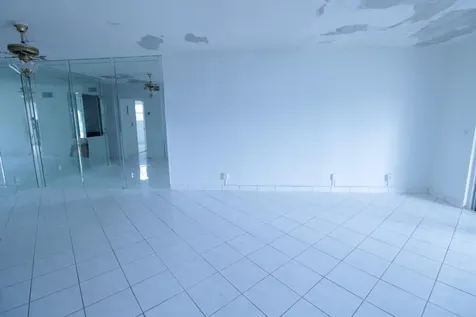 465 Paradise Isle Boulevard Hallandale Beach FL 33009