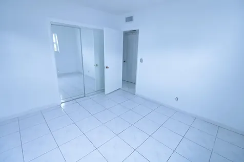 465 Paradise Isle Boulevard Hallandale Beach FL 33009