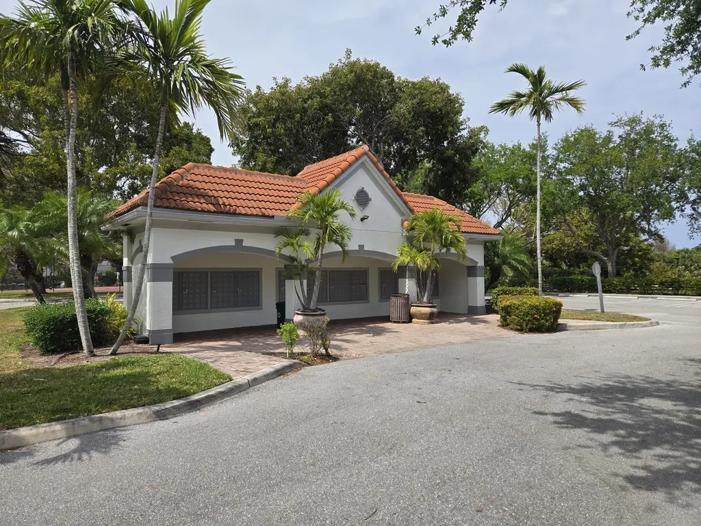2024 Alta Meadows Lane Delray Beach FL 33444