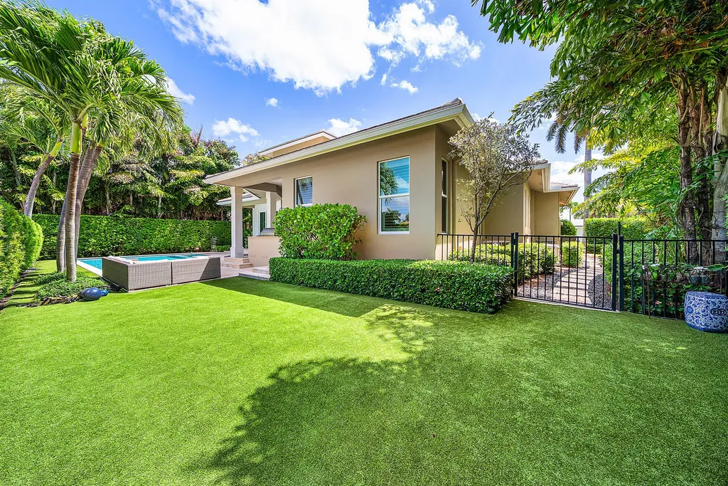 33 Spanish River Drive Ocean Ridge FL 33435