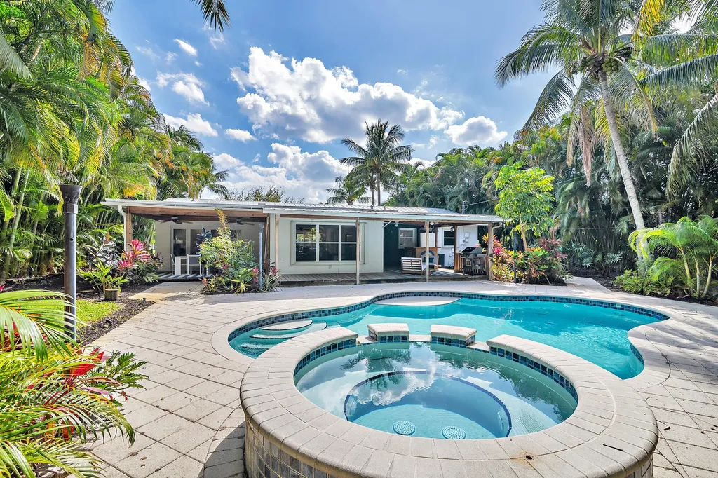 1711 Gregory Road Lake Clarke Shores FL 33406