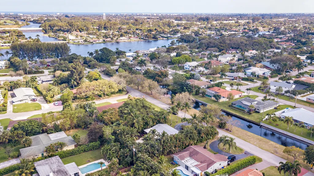 1711 Gregory Road Lake Clarke Shores FL 33406