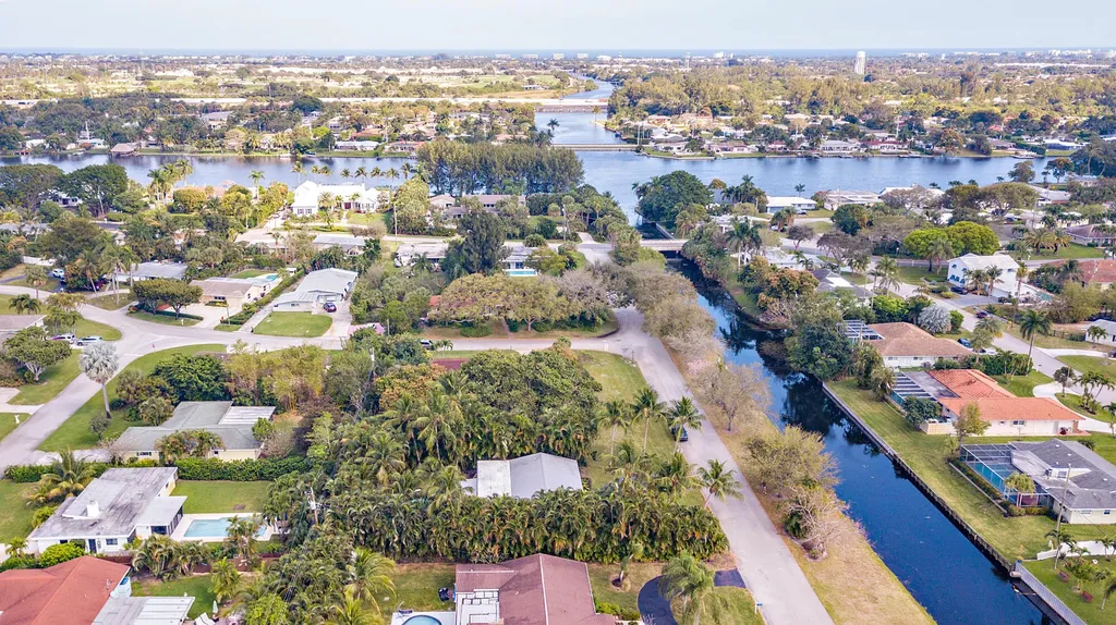 1711 Gregory Road Lake Clarke Shores FL 33406