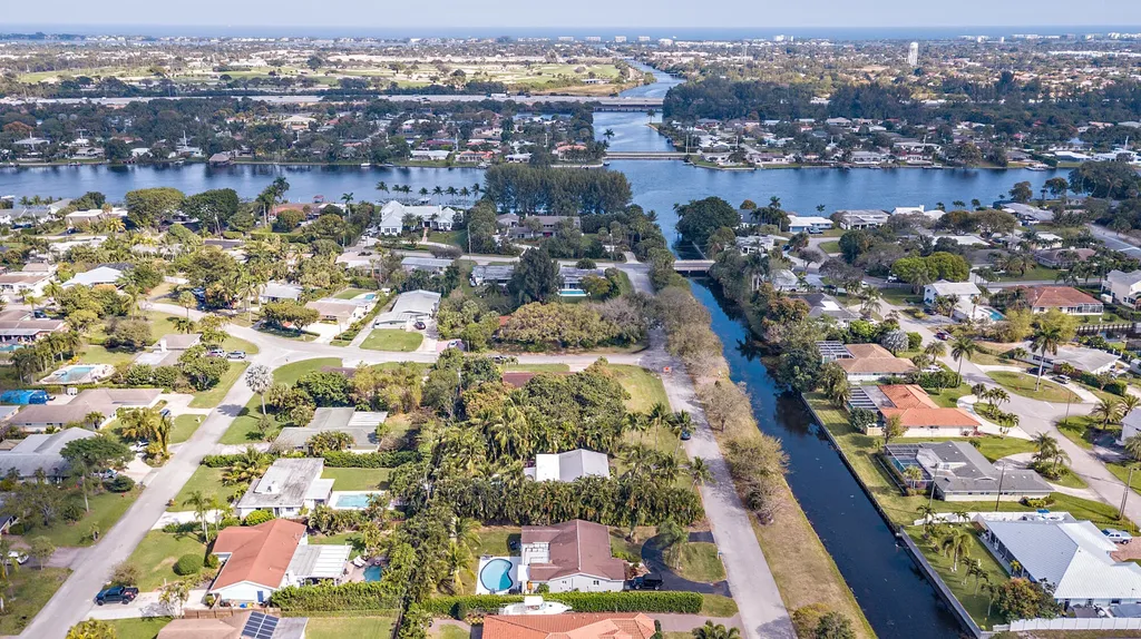 1711 Gregory Road Lake Clarke Shores FL 33406
