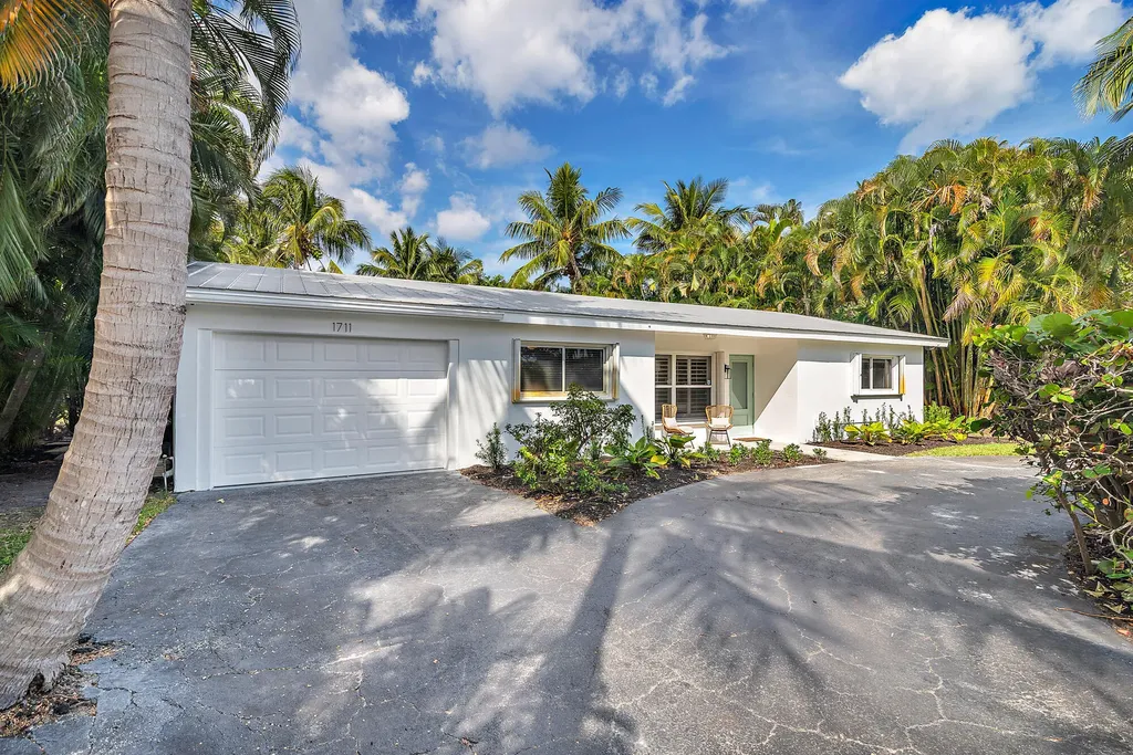 1711 Gregory Road Lake Clarke Shores FL 33406