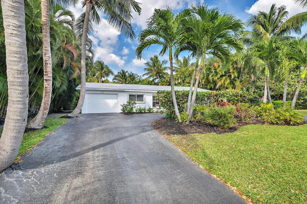 1711 Gregory Road Lake Clarke Shores FL 33406