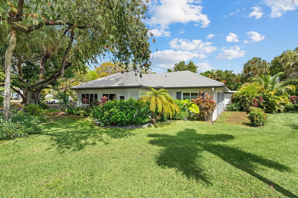 1114 W Cypress Drive Pompano Beach FL 33069
