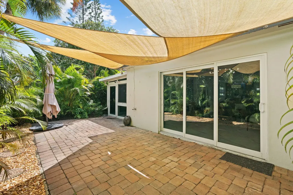 1114 W Cypress Drive Pompano Beach FL 33069