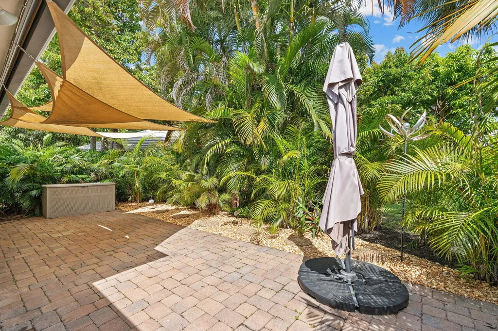 1114 W Cypress Drive Pompano Beach FL 33069