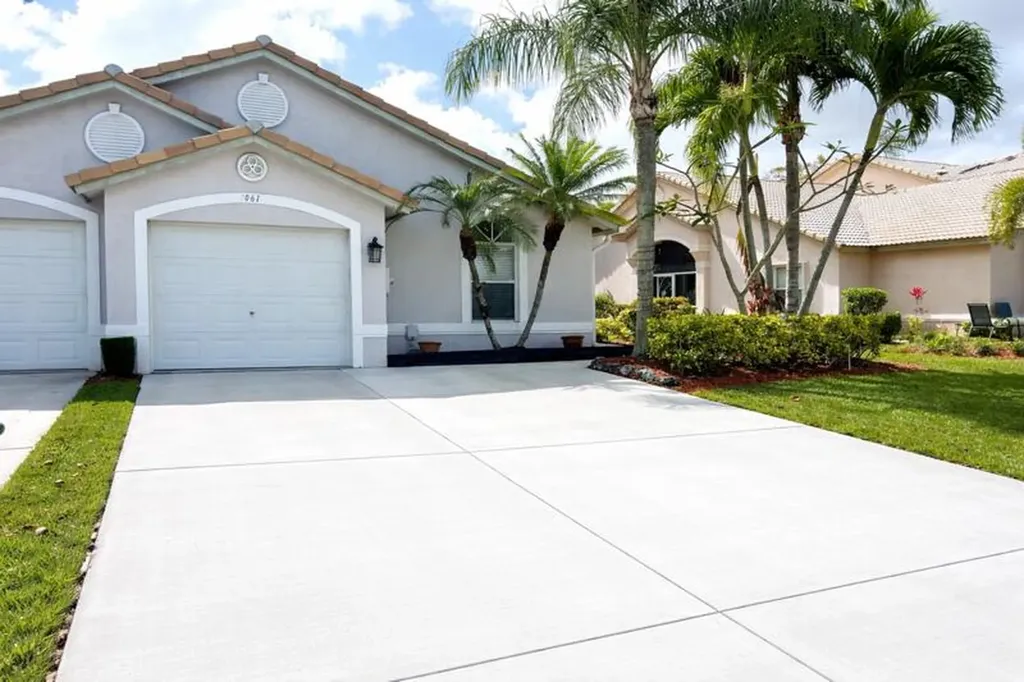 10614 Lake Shore Drive Wellington FL 33414