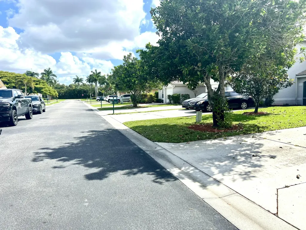 10614 Lake Shore Drive Wellington FL 33414
