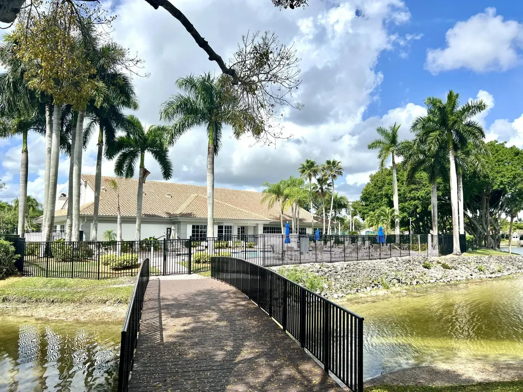 10614 Lake Shore Drive Wellington FL 33414