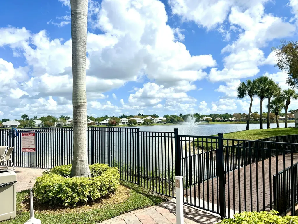 10614 Lake Shore Drive Wellington FL 33414