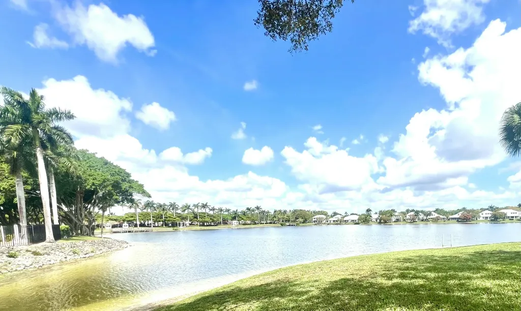 10614 Lake Shore Drive Wellington FL 33414