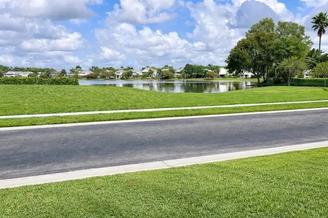10614 Lake Shore Drive Wellington FL 33414