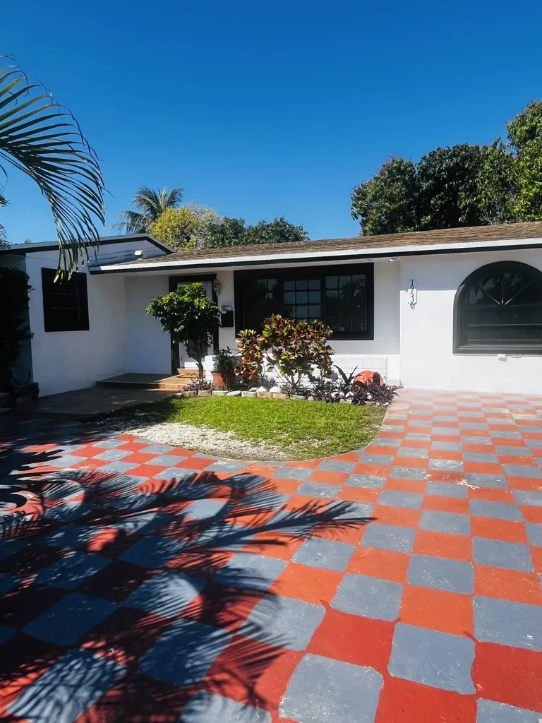 19530 NW 11th Avenue Miami Gardens FL 33169