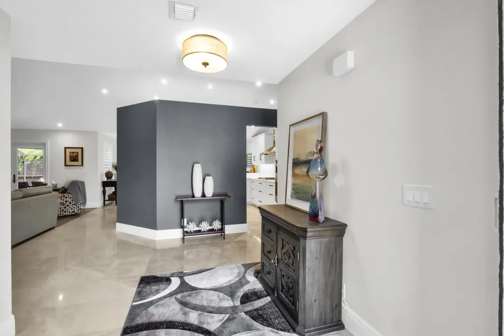 2751 Oak Tree Lane Fort Lauderdale FL 33309