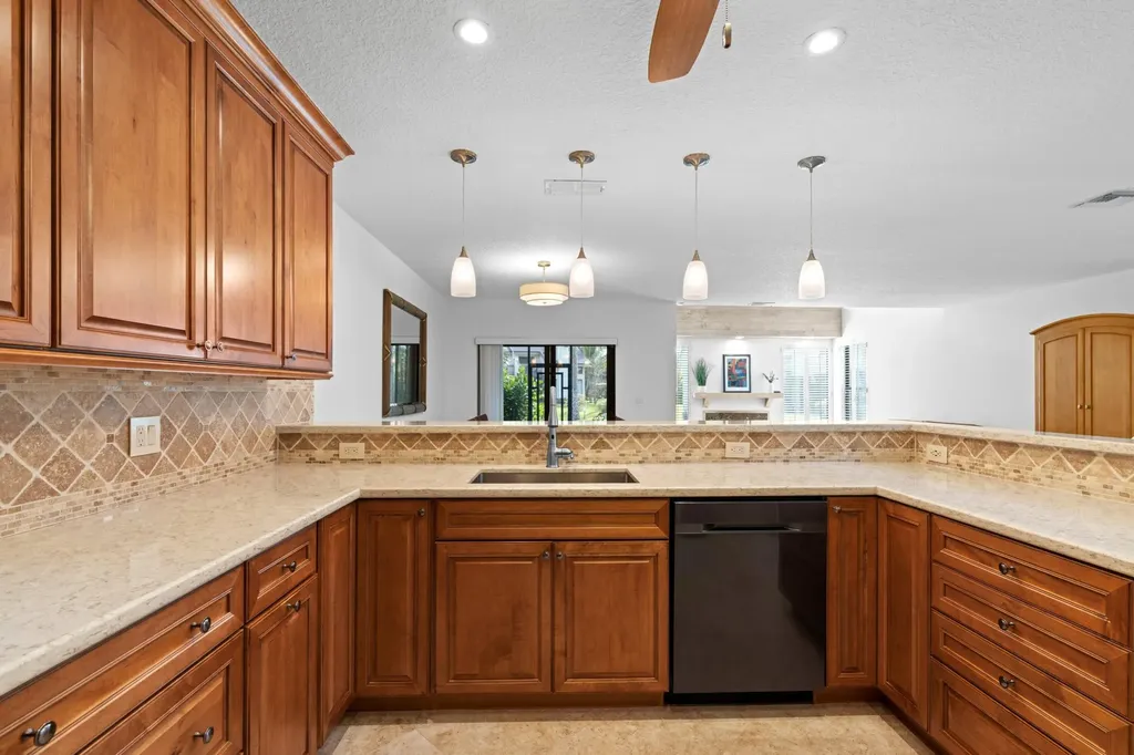 6079 Glendale Drive Boca Raton FL 33433