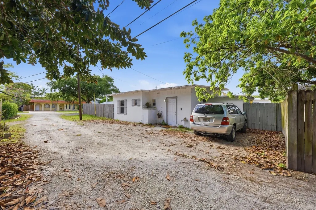 516 SW 15th Street Fort Lauderdale FL 33315