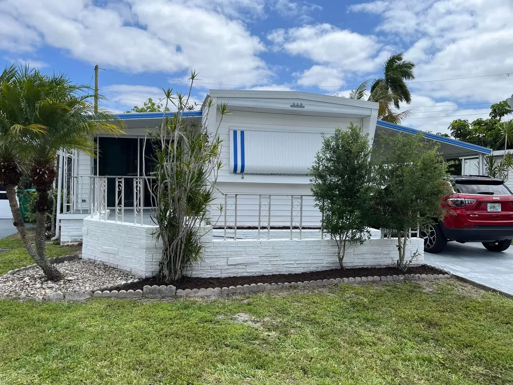 8510 SW 18th Place Davie FL 33324