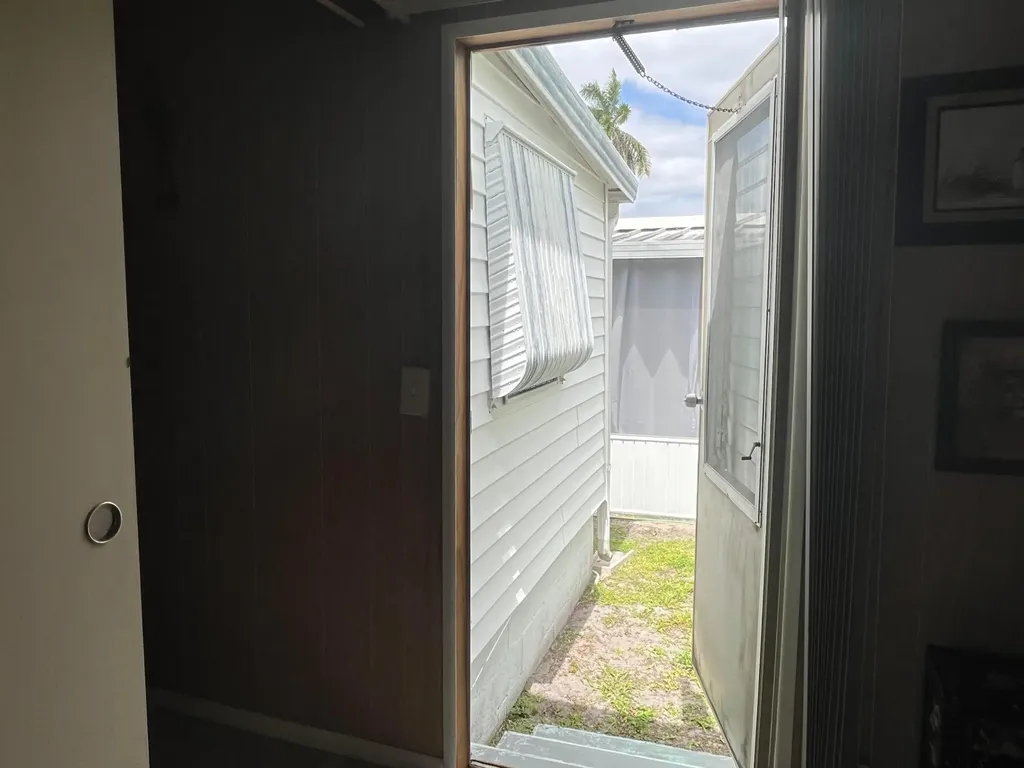 8510 SW 18th Place Davie FL 33324