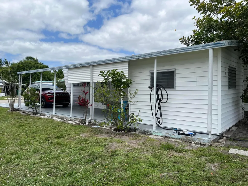8510 SW 18th Place Davie FL 33324