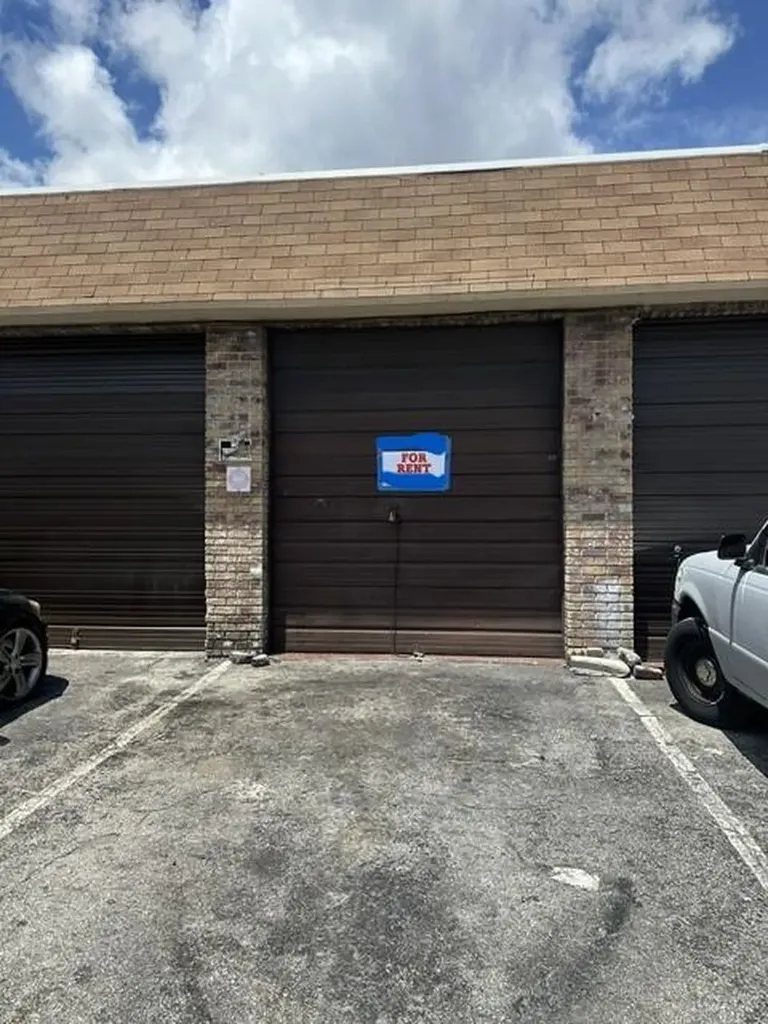 4493 NW 8th Avenue NW Oakland Park FL 33309