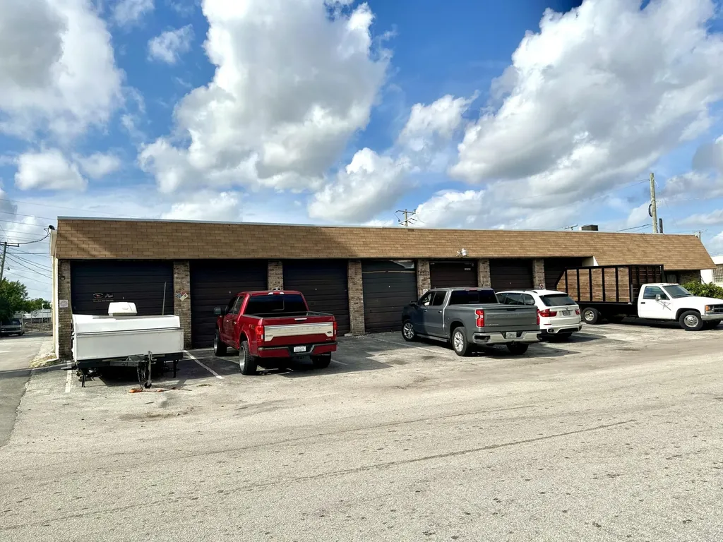 4493 NW 8th Avenue NW Oakland Park FL 33309