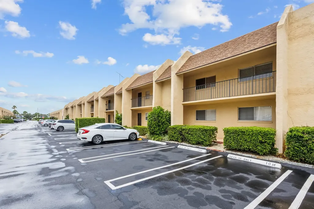 2825 SW 22nd Avenue Delray Beach FL 33445