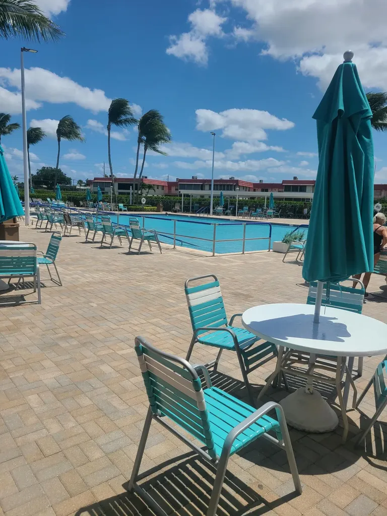 257 Brittany F Delray Beach FL 33446